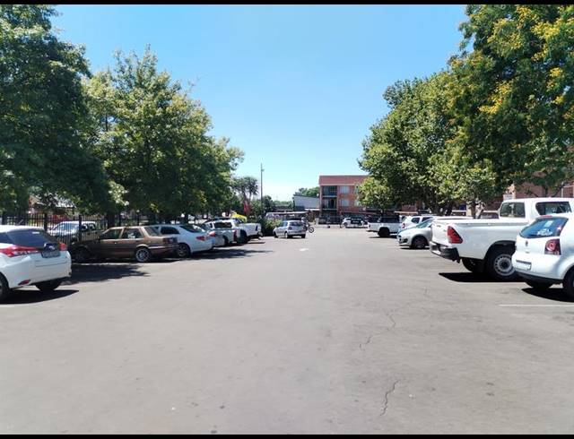 RETAIL PROPERTY TO RENT IN PRESTBURY